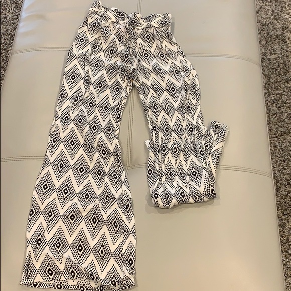 Patterned pants - Picture 2 of 5
